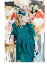 Load image into Gallery viewer, Hand Tied Velvet Clips (Hunter Green)
